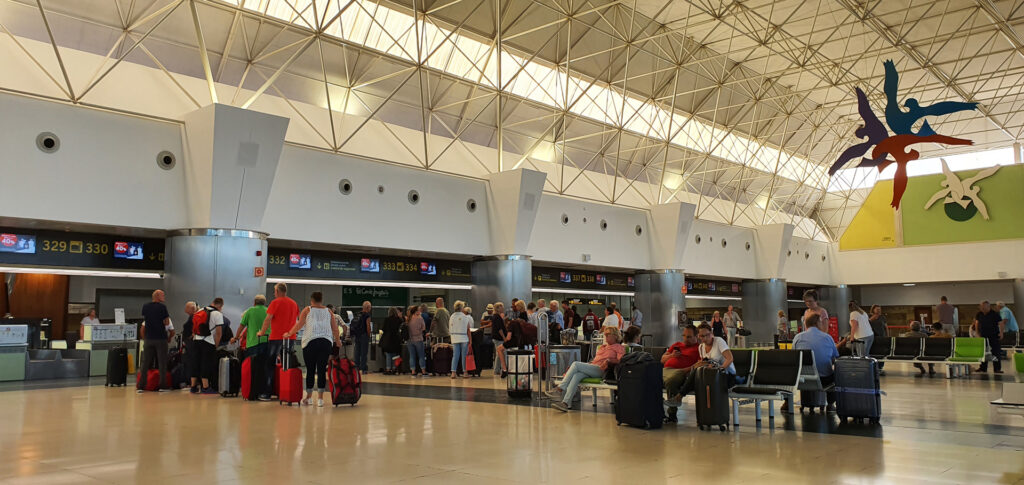 Passagier-Terminal am Flughafen Las Palmas